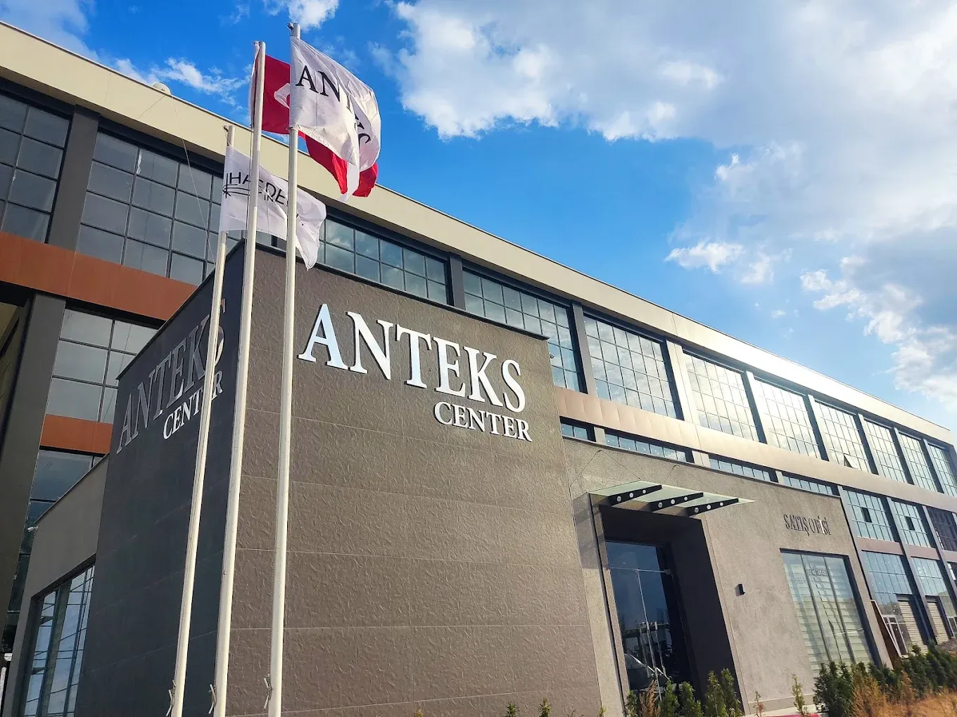 ANTEKS CENTER 66 ADET DÜKKAN YAPIM İŞİ 