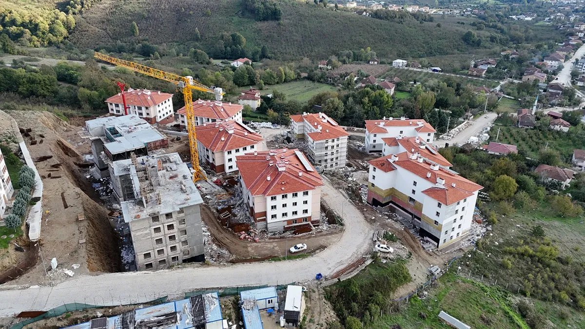 DÜZCE İLİ ÇİLİMLİ İLÇESİ YEŞİL MAHALLESİ 152 ADET KONUT VE 4 ADET DÜKKAN  İNŞAATLARI İLE ALTYAPI VE ÇEVRE DÜZENLEMESİ İŞİ